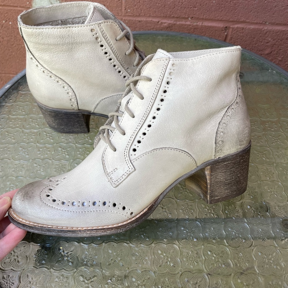 New Donald J Pliner DMSX Prep WD White Wash Distressed Lace Up Booties size 8 - Picture 6 of 15